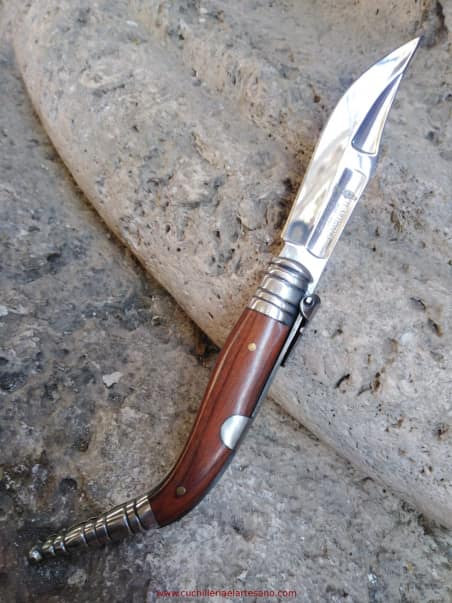 Penknife bandolier wood of rattle or of springs