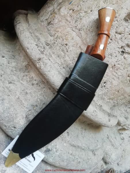 NOVEDAD CUCHILLO GURKA MADERA  579