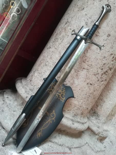 ESPADA ANDURIL CON EXPOSITOR Y PEANA EL SEÑOR DE LOS ANILLOS