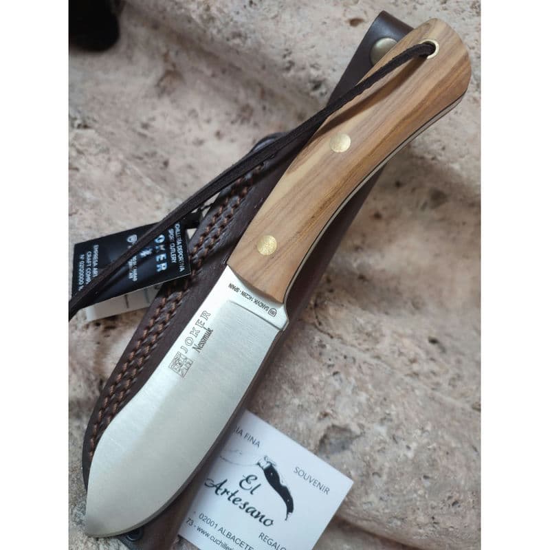 CUCHILLO BUSHCRAFT Y SUPERVIVENCIA JOKER BUSHCRAFTER EN OLIVO.