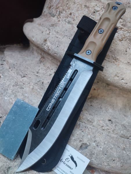 Cuchillo militar con punta rompe cristales y hoja de 20 cm Third