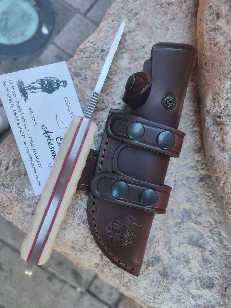 NOVEDAD CUCHILLO AXARQUIA BLANCO J&V