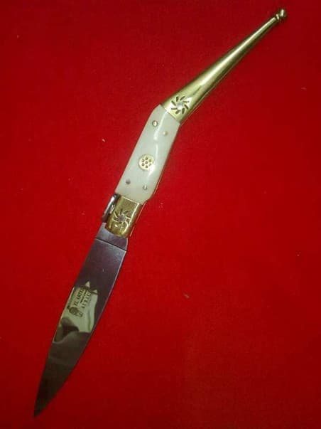 NAVAJA ARTESANÍA CIERVO Y LATÓN 12 CM