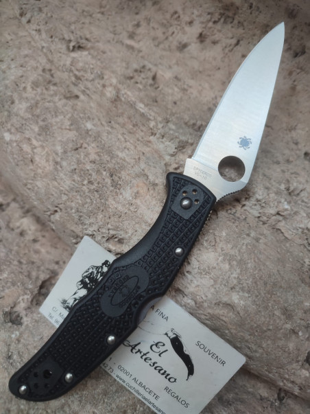 NAVAJA SPYDERCO ENDURA 4 FRN FLAT NEGRO