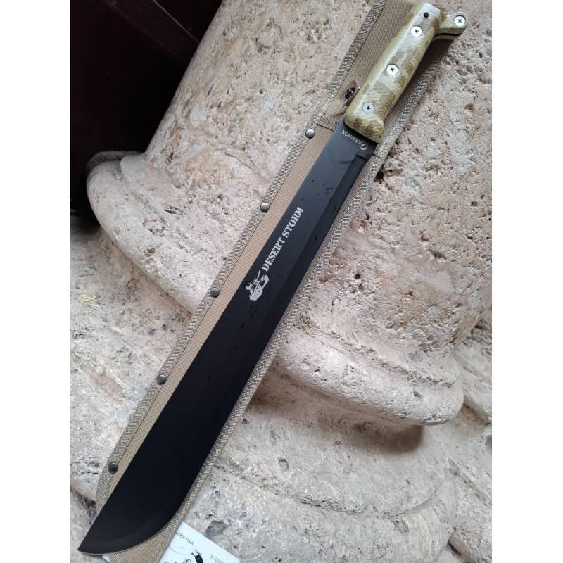 Machete cutting-reeds deserm storm