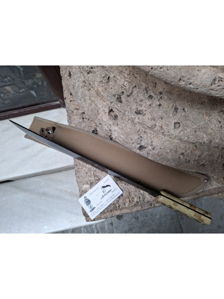 Machete cutting-reeds deserm storm
