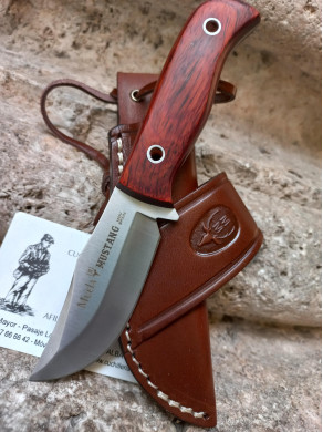 NOVEDAD CUCHILLO MUSTANG DE MUELA