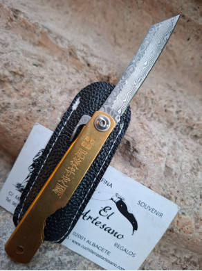 NAVAJA HIGONOKAMI DAMASCO LATÓN 895