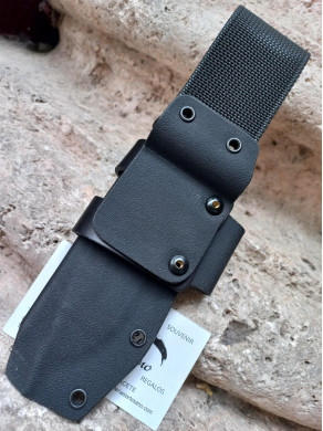 FUNDA NOMAD CON PORTA PEDERNAL JOKER