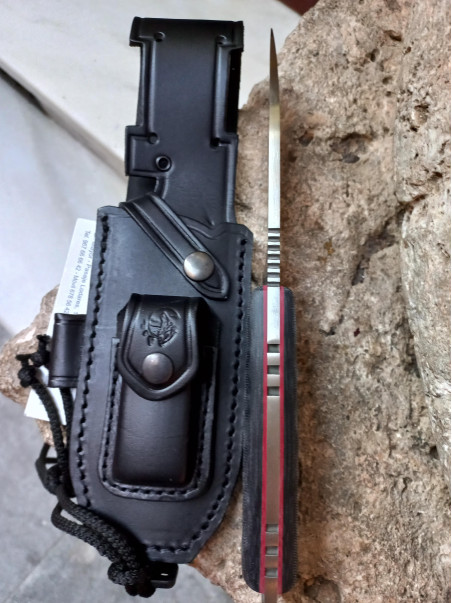 CUCHILLO CHACAL MIKARTA NEGRA PIEL J&V