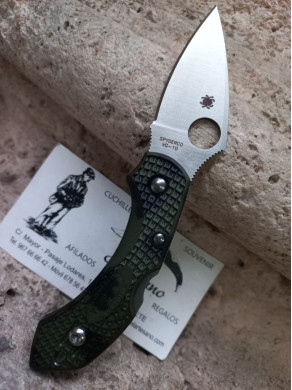 NAVAJA DRAGONFLY 2 CAMO SPYDERCO