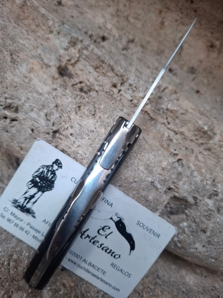 NAVAJA PUNTA STAMINA NEGRA DECORADA 848