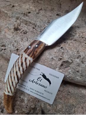 NAVAJA PUNTA DE CIERVO TALLADA ARTESANA PC