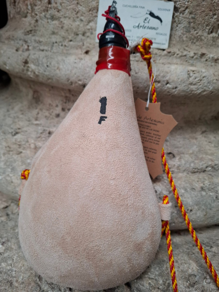 BOTA DE VINO PEZ RECTA CLARA 1LITRO PIEL DE CABRA