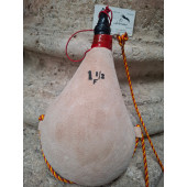 BOTA DE VINO DE PEZ LITRO Y MEDIO RECTA CLARA PIEL DE CABRA