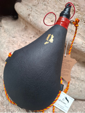 BOTA DE VINO DE PEZ LITRO Y MEDIO RECTA NEGRA PIEL DE CABRA