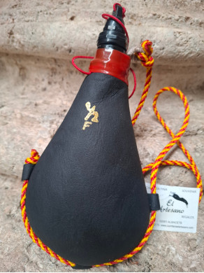 BOTA DE VINO DE PEZ MEDIO LITRO RECTA NEGRA PIEL DE CABRA