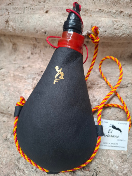 BOTA DE VINO DE PEZ MEDIO LITRO RECTA NEGRA PIEL DE CABRA