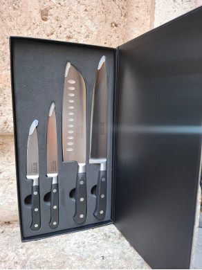 JUEGO DE 4 CUCHILLOS COCINA FORJADO