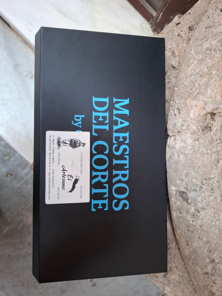 JUEGO DE 4 CUCHILLOS COCINA FORJADO