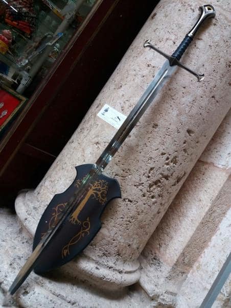 ESPADA ANDURIL CON PEANA Y EXPOSITOR 135CM