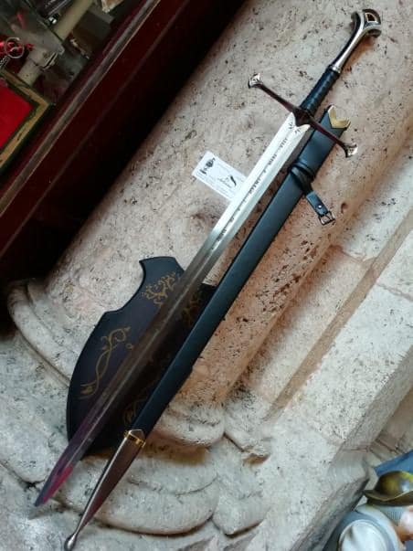 ESPADA ANDURIL CON PEANA Y EXPOSITOR 135CM